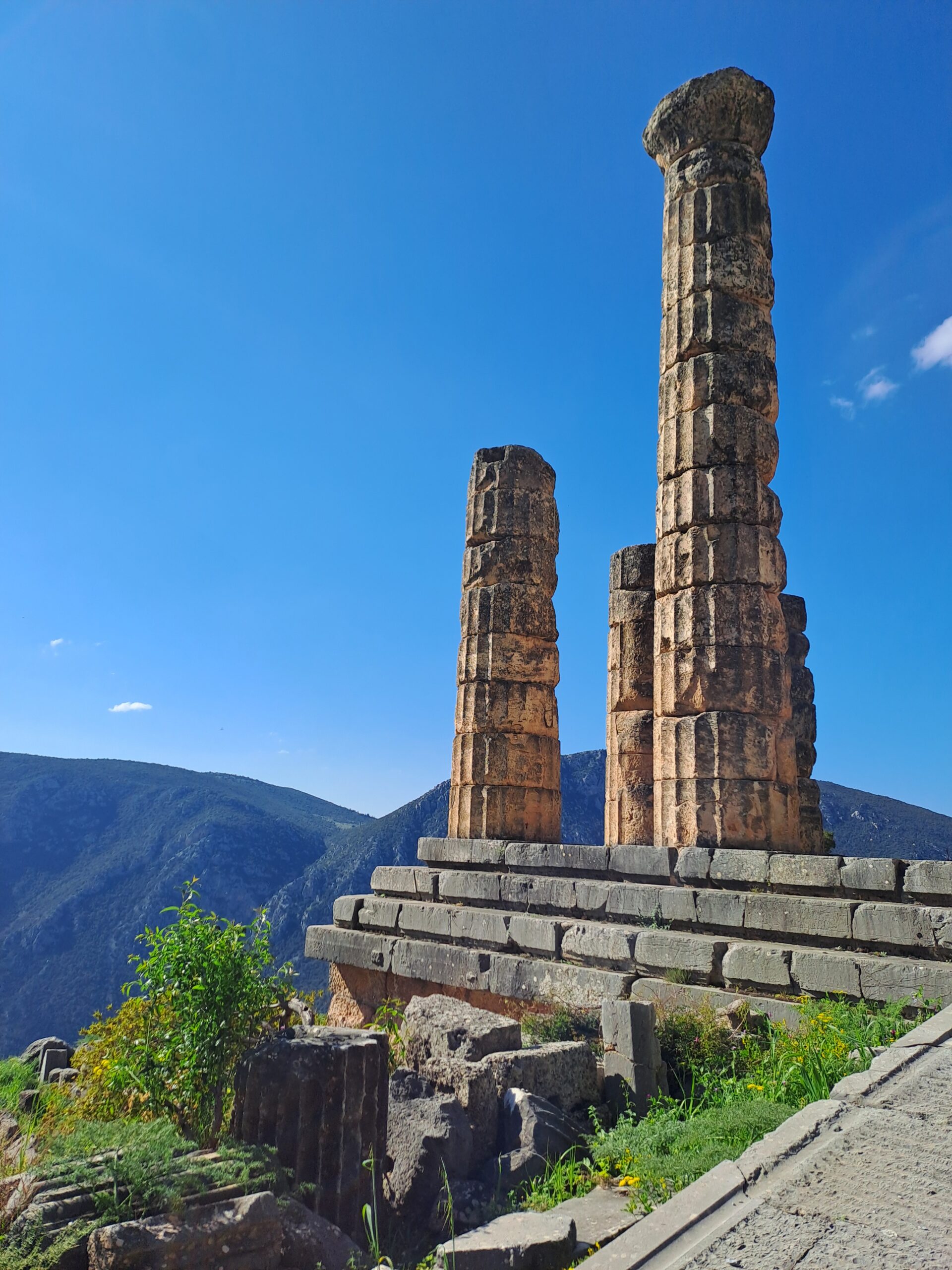In Grecia, a Delfi: il tempio di Apollo